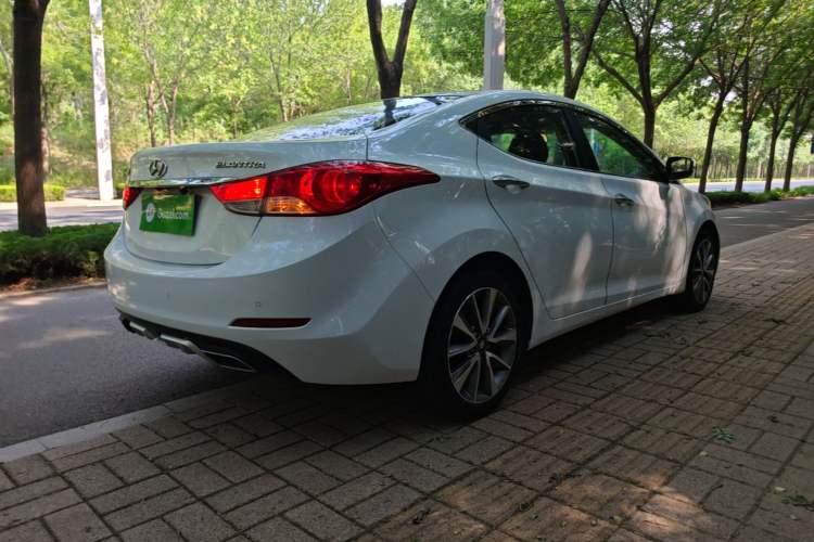 Used Hyundai Elantra (5th Generation / Langdong) 2015 1.6L Automatic Leading Model Rear Right 45 Deg