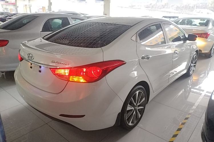 Used Hyundai Elantra (5th Generation / Langdong) 2015 1.6L Automatic Luxury Model Rear Right 45 Deg