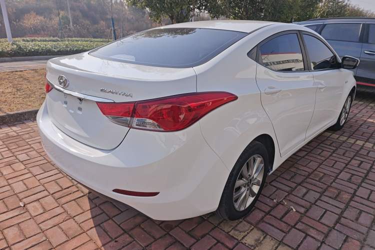 Used Hyundai Elantra (5th Generation / Langdong) 2015 1.6L Automatic Fashion Model Rear Right 45 Deg