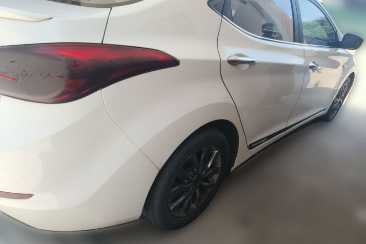 Used Hyundai Elantra (5th Generation / Langdong) 2015 1.6L Automatic Fashion Model Rear Right 45 Deg