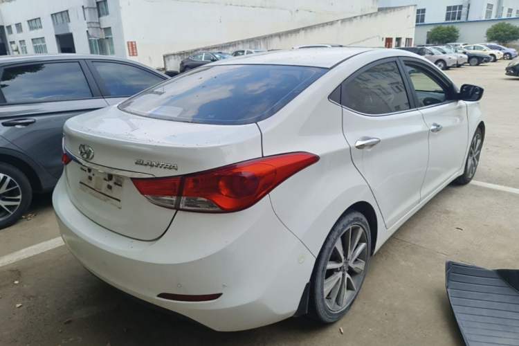 Used Hyundai Elantra (5th Generation / Langdong) 2015 1.6L Automatic Leading Model Rear Right 45 Deg