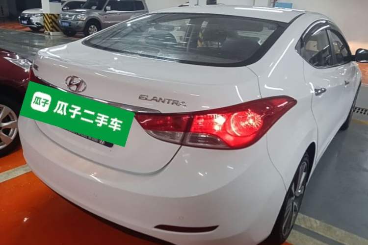 Used Hyundai Elantra (5th Generation / Langdong) 2015 1.6L Automatic Luxury Model Rear Right 45 Deg