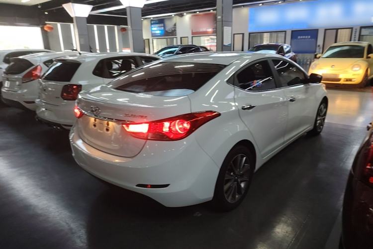 Used Hyundai Elantra (5th Generation / Langdong) 2015 1.6L Automatic Leading Model Rear Right 45 Deg