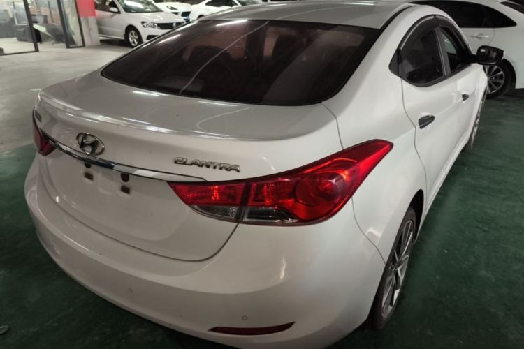 Used Hyundai Elantra (5th Generation / Langdong) 2015 1.6L Automatic Luxury Model Rear Right 45 Deg