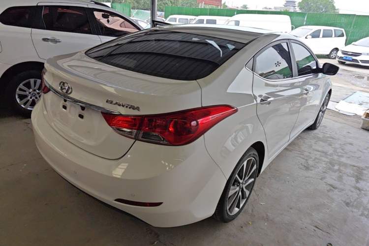 Used Hyundai Elantra (5th Generation / Langdong) 2015 1.6L Automatic Leading Model Rear Right 45 Deg
