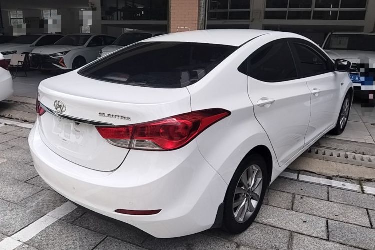 Used Hyundai Elantra (5th Generation / Langdong) 2015 1.6L Automatic Fashion Model Rear Right 45 Deg