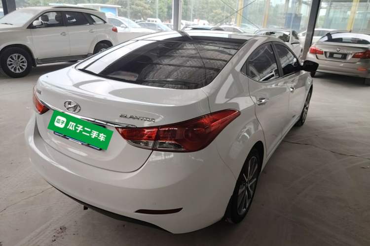 Used Hyundai Elantra (5th Generation / Langdong) 2015 1.6L Automatic Leading Model Rear Right 45 Deg