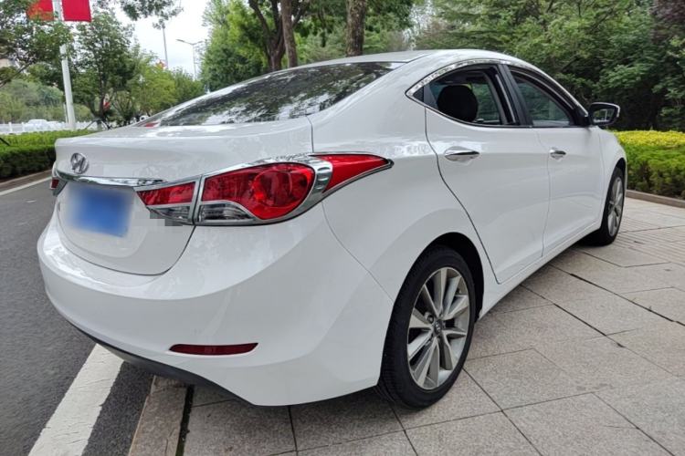 Used Hyundai Elantra (5th Generation / Langdong) 2015 1.6L Automatic Leading Model Rear Right 45 Deg