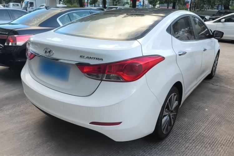 Used Hyundai Elantra (5th Generation / Langdong) 2015 1.6L Automatic Luxury Model Rear Right 45 Deg