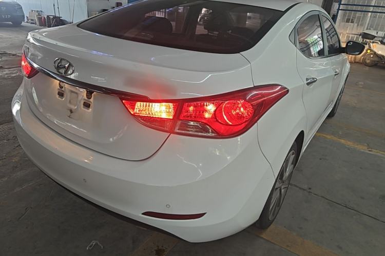 Used Hyundai Elantra (5th Generation / Langdong) 2015 1.6L Automatic Leading Model Rear Right 45 Deg