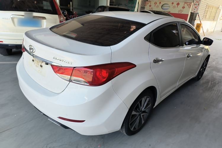 Used Hyundai Elantra (5th Generation / Langdong) 2015 1.6L Automatic Leading Model Rear Right 45 Deg
