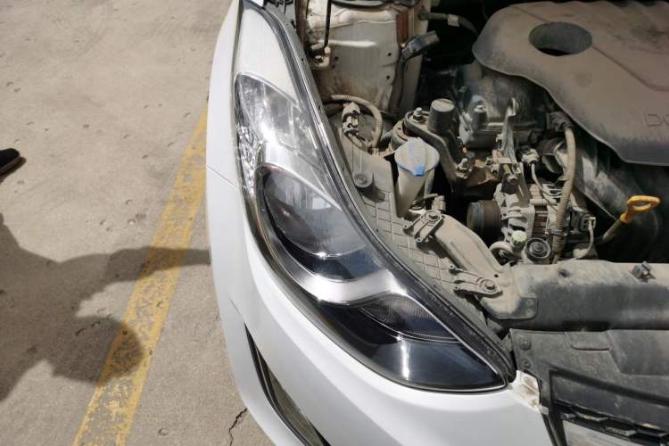 Used Hyundai Elantra (5th Generation / Langdong) 2015 1.6L Manual Fashion Edition Right Front Headlight