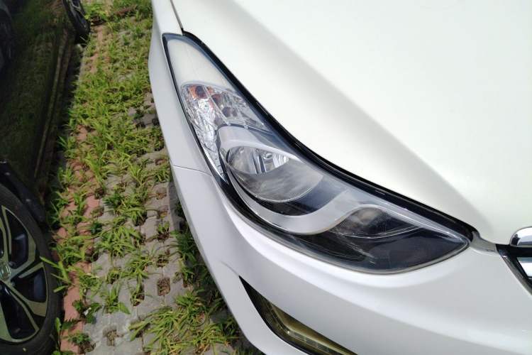 Used Hyundai Elantra (5th Generation / Langdong) 2015 1.6L Automatic Leading Model Right Front Headlight