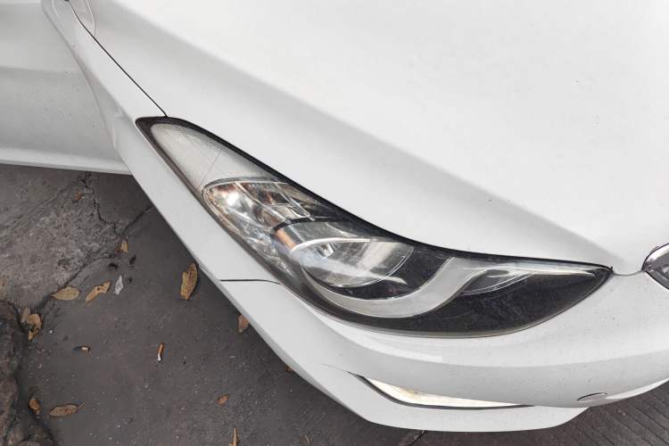 Used Hyundai Elantra (5th Generation / Langdong) 2015 1.6L Automatic Leading Model Right Front Headlight