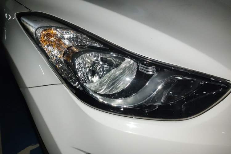 Used Hyundai Elantra (5th Generation / Langdong) 2015 1.6L Automatic Leading Model Right Front Headlight