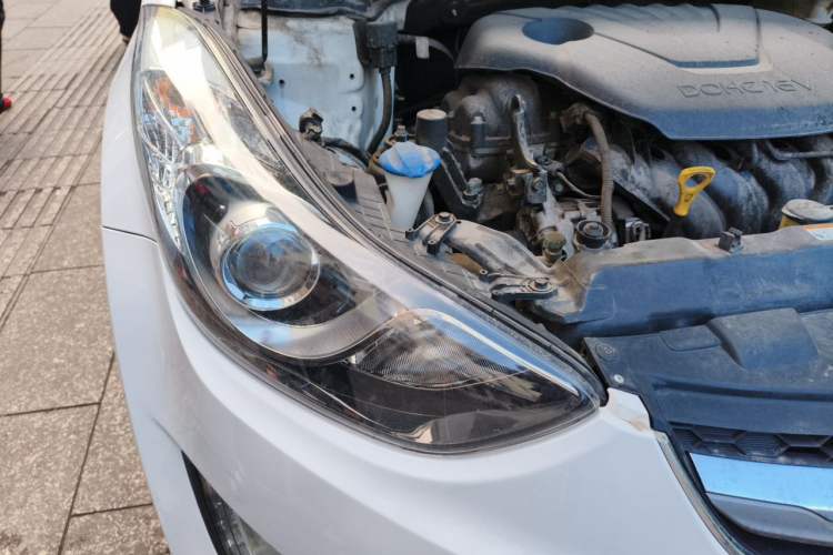 Used Hyundai Elantra (5th Generation / Langdong) 2015 1.6L Automatic Luxury Model Right Front Headlight