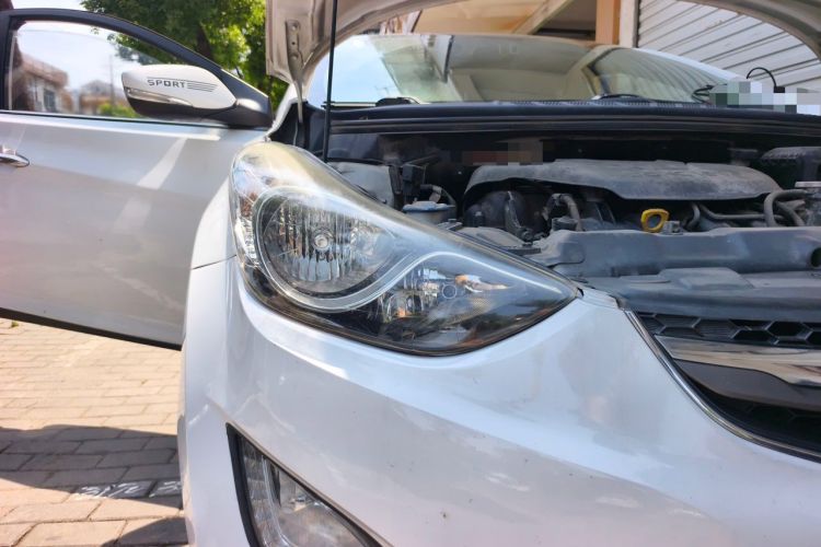 Used Hyundai Elantra (5th Generation / Langdong) 2015 1.6L Manual Leading Model Right Front Headlight