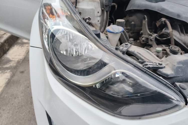 Used Hyundai Elantra (5th Generation / Langdong) 2015 1.6L Automatic Leading Model Right Front Headlight
