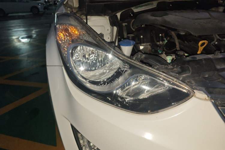 Used Hyundai Elantra (5th Generation / Langdong) 2015 1.6L Manual Leading Model Right Front Headlight