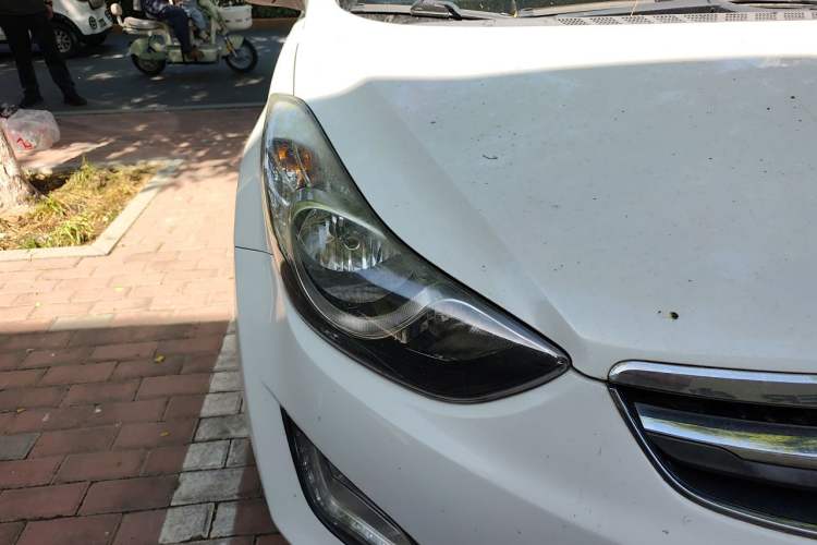 Used Hyundai Elantra (5th Generation / Langdong) 2015 1.6L Automatic Leading Model Right Front Headlight