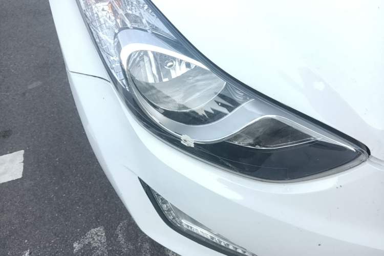 Used Hyundai Elantra (5th Generation / Langdong) 2015 1.6L Manual Leading Model Right Front Headlight