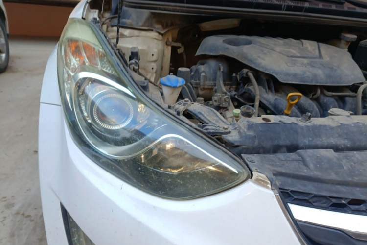 Used Hyundai Elantra (5th Generation / Langdong) 2015 1.6L Automatic Leading Model Right Front Headlight