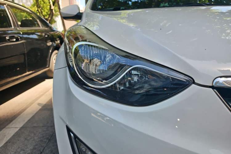 Used Hyundai Elantra (5th Generation / Langdong) 2015 1.6L Automatic Fashion Model Right Front Headlight