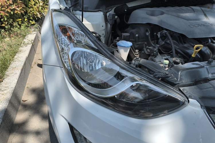 Used Hyundai Elantra (5th Generation / Langdong) 2015 1.6L Manual Leading Model Right Front Headlight