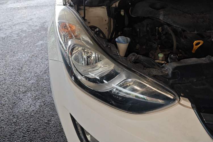 Used Hyundai Elantra (5th Generation / Langdong) 2015 1.6L Manual Leading Model Right Front Headlight