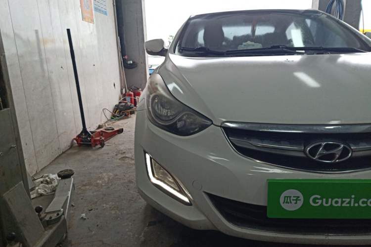 Used Hyundai Elantra (5th Generation / Langdong) 2015 1.6L Manual Leading Model Right Front Headlight