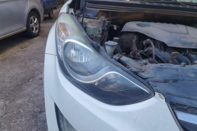 Used Hyundai Elantra (5th Generation / Langdong) 2015 1.6L Automatic Leading Model Right Front Headlight