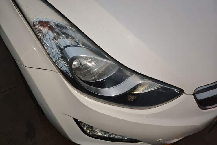 Used Hyundai Elantra (5th Generation / Langdong) 2015 1.6L Manual Leading Model Right Front Headlight