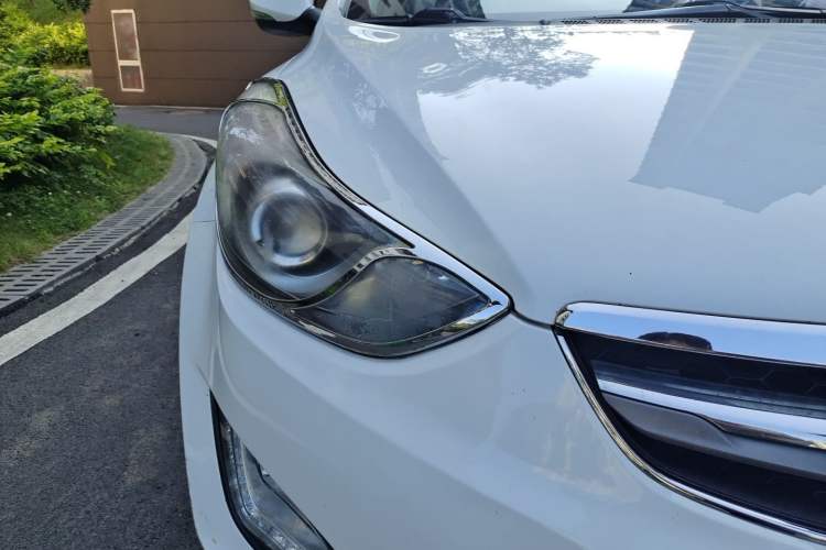 Used Hyundai Elantra (5th Generation / Langdong) 2015 1.6L Automatic Luxury Model Right Front Headlight