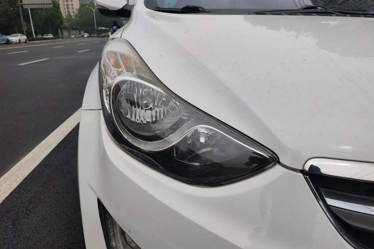 Used Hyundai Elantra (5th Generation / Langdong) 2015 1.6L Manual Leading Model Right Front Headlight