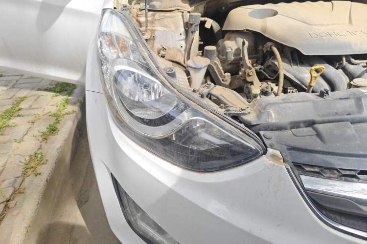 Used Hyundai Elantra (5th Generation / Langdong) 2015 1.6L Automatic Leading Model Right Front Headlight