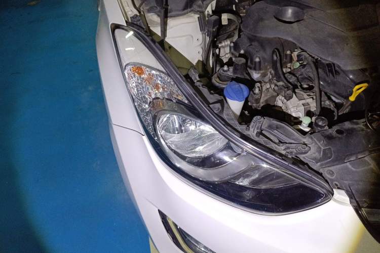 Used Hyundai Elantra (5th Generation / Langdong) 2015 1.6L Automatic Fashion Model Right Front Headlight