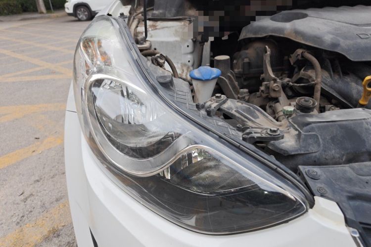 Used Hyundai Elantra (5th Generation / Langdong) 2015 1.6L Manual Leading Model Right Front Headlight