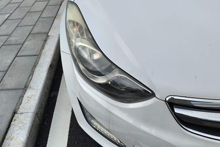 Used Hyundai Elantra (5th Generation / Langdong) 2015 1.6L Automatic Luxury Model Right Front Headlight