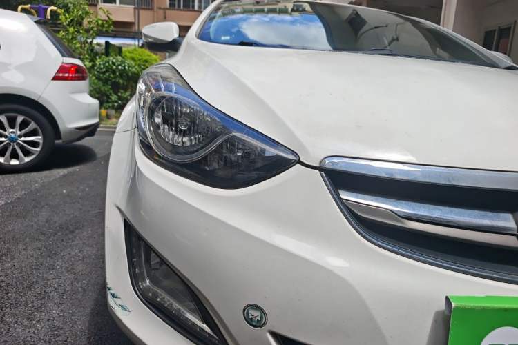 Used Hyundai Elantra (5th Generation / Langdong) 2015 1.6L Automatic Leading Model Right Front Headlight