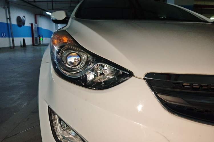 Used Hyundai Elantra (5th Generation / Langdong) 2015 1.6L Automatic Leading Model Right Front Headlight
