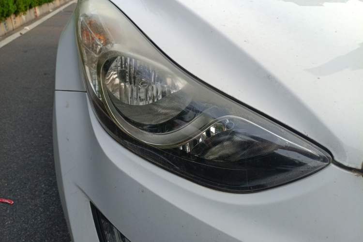 Used Hyundai Elantra (5th Generation / Langdong) 2015 1.6L Automatic Leading Model Right Front Headlight