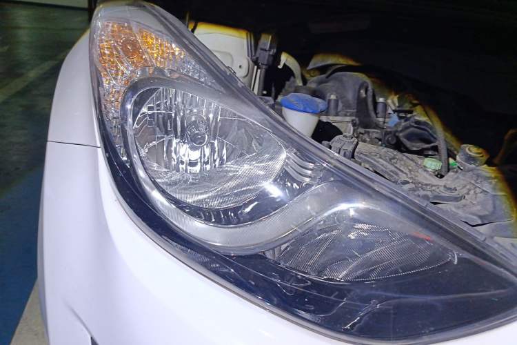 Used Hyundai Elantra (5th Generation / Langdong) 2015 1.6L Automatic Luxury Model Right Front Headlight