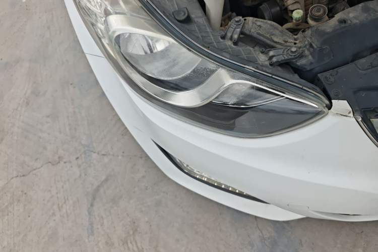 Used Hyundai Elantra (5th Generation / Langdong) 2015 1.6L Automatic Leading Model Right Front Headlight