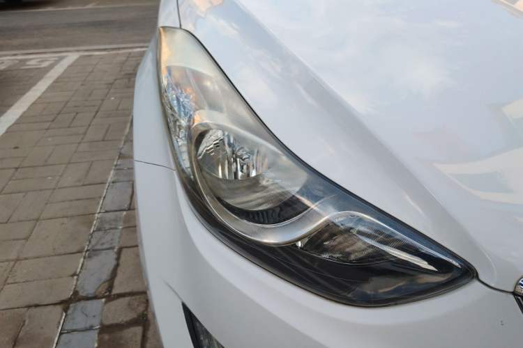 Used Hyundai Elantra (5th Generation / Langdong) 2015 1.6L Automatic Leading Model Right Front Headlight
