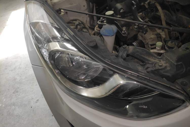 Used Hyundai Elantra (5th Generation / Langdong) 2015 1.6L Automatic Leading Model Right Front Headlight