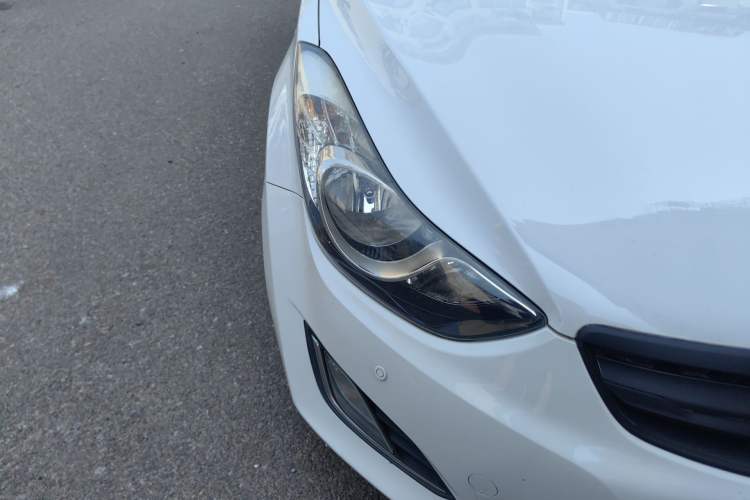 Used Hyundai Elantra (5th Generation / Langdong) 2015 1.6L Automatic Fashion Model Right Front Headlight