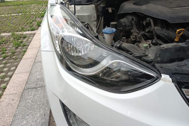 Used Hyundai Elantra (5th Generation / Langdong) 2015 1.6L Automatic Leading Model Right Front Headlight