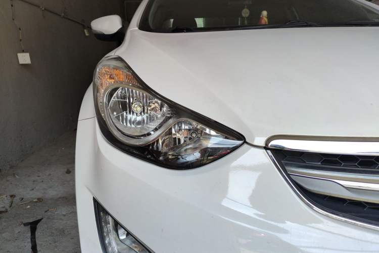 Used Hyundai Elantra (5th Generation / Langdong) 2015 1.6L Automatic Leading Model Right Front Headlight