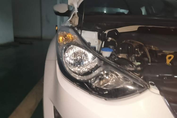 Used Hyundai Elantra (5th Generation / Langdong) 2015 1.6L Automatic Leading Model Right Front Headlight