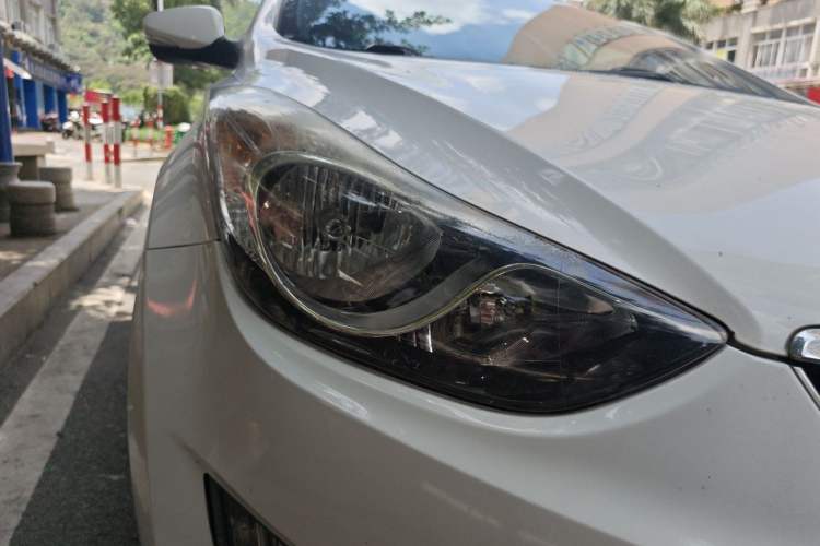 Used Hyundai Elantra (5th Generation / Langdong) 2015 1.6L Automatic Leading Model Right Front Headlight